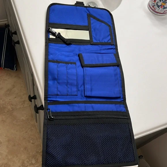 L.L. Bean Travel Organizer / Toiletry Bag - Picture 3 of 5